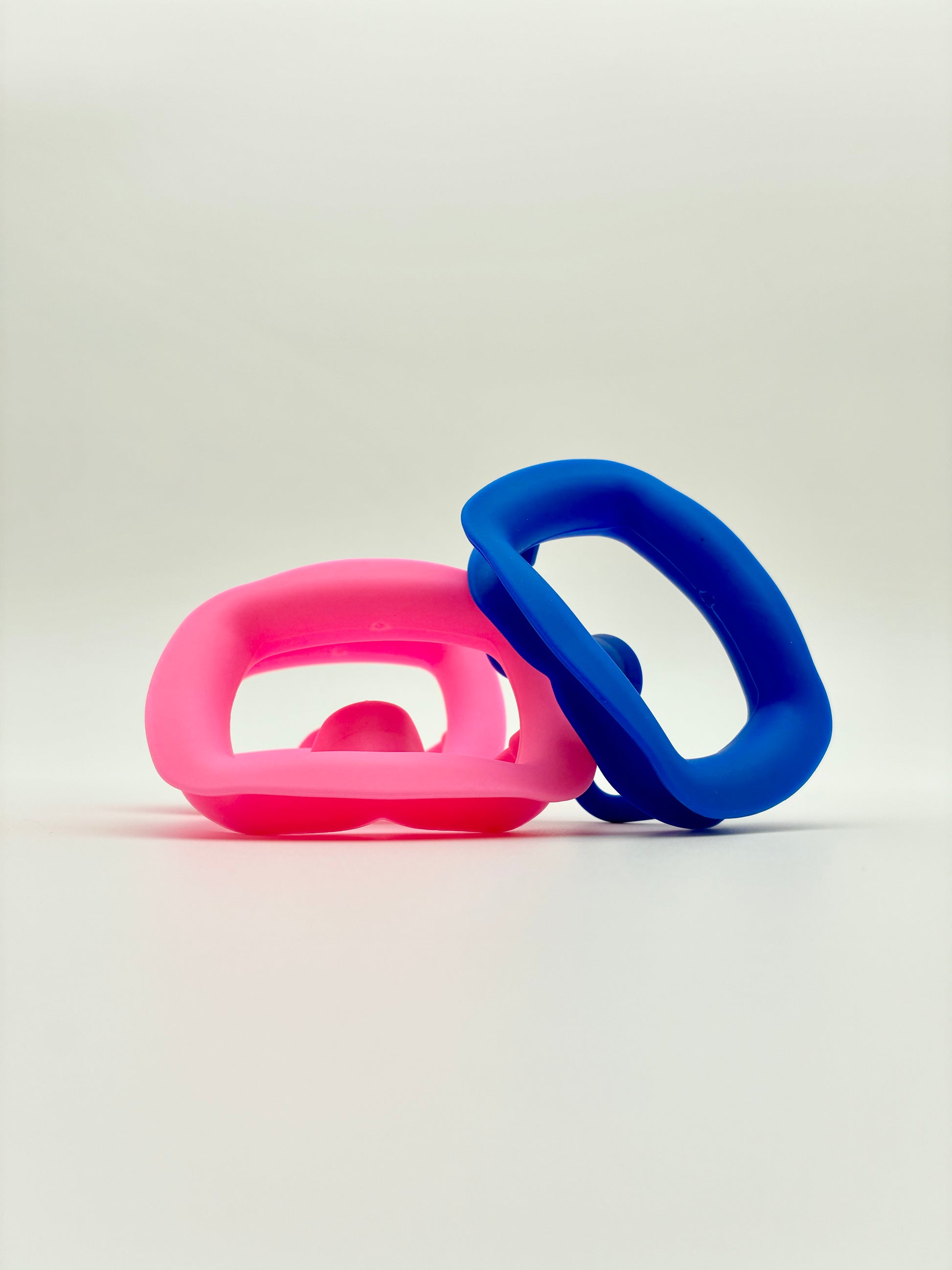 Cheek Retractor